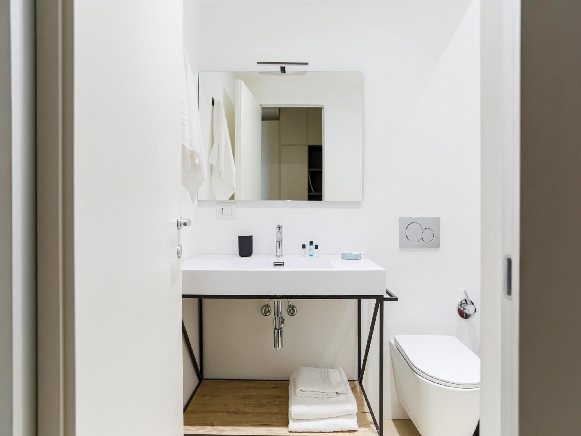 מילאנו The Best Rent - Bright One-Bedroom Apartment In Corso Vittorio Emanuele II מראה חיצוני תמונה