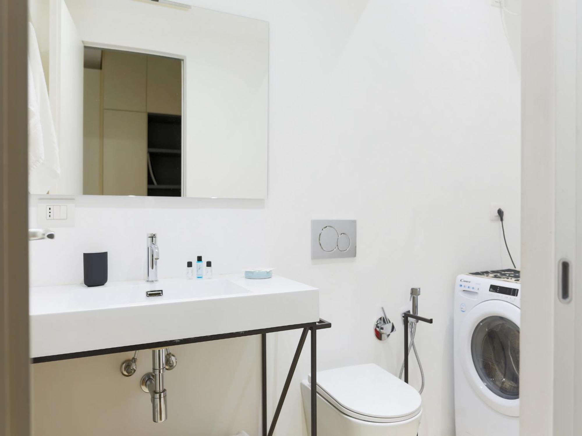 מילאנו The Best Rent - Bright One-Bedroom Apartment In Corso Vittorio Emanuele II מראה חיצוני תמונה